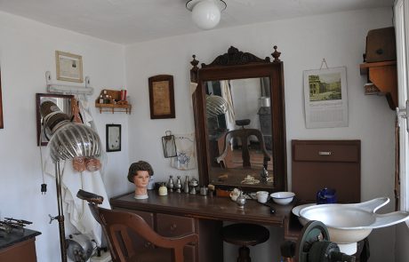 Frisiersalon im Dorfmuseum Mönchhof